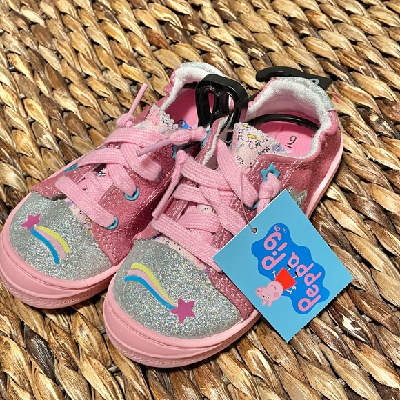 Other - NWT Peppa Pig shoes size toddler 9